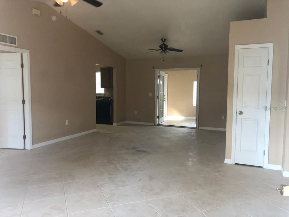 Recently Sold: $195,000 (3 beds, 2 baths, 1288 Square Feet)