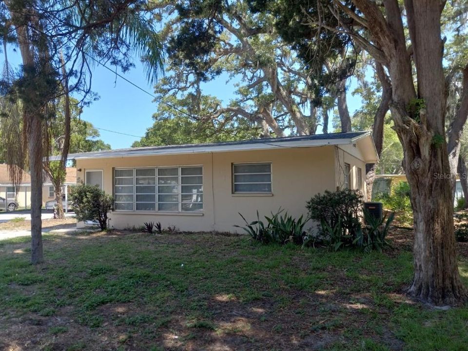 Recently Sold: $850,000 (2 beds, 1 baths, 1148 Square Feet)
