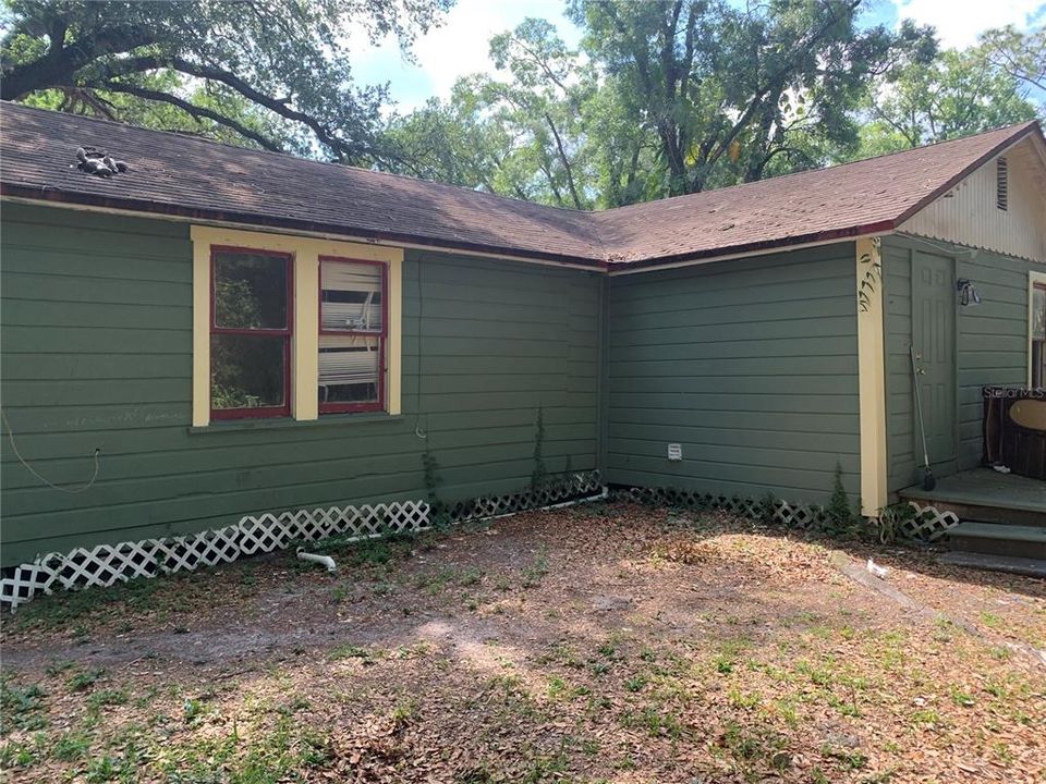 Recently Sold: $149,900 (4 beds, 1 baths, 1096 Square Feet)