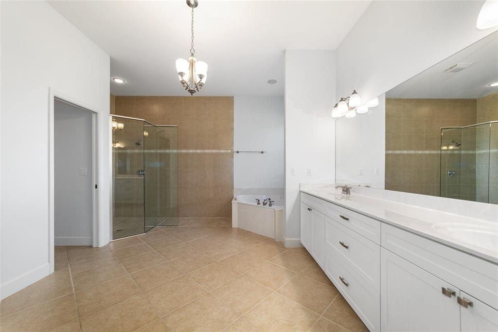 Recently Sold: $440,000 (3 beds, 2 baths, 2441 Square Feet)