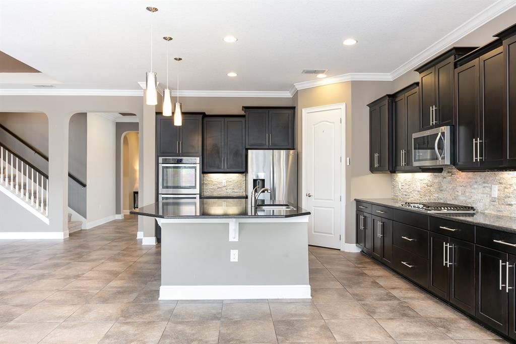 Recently Sold: $580,000 (3 beds, 2 baths, 3833 Square Feet)