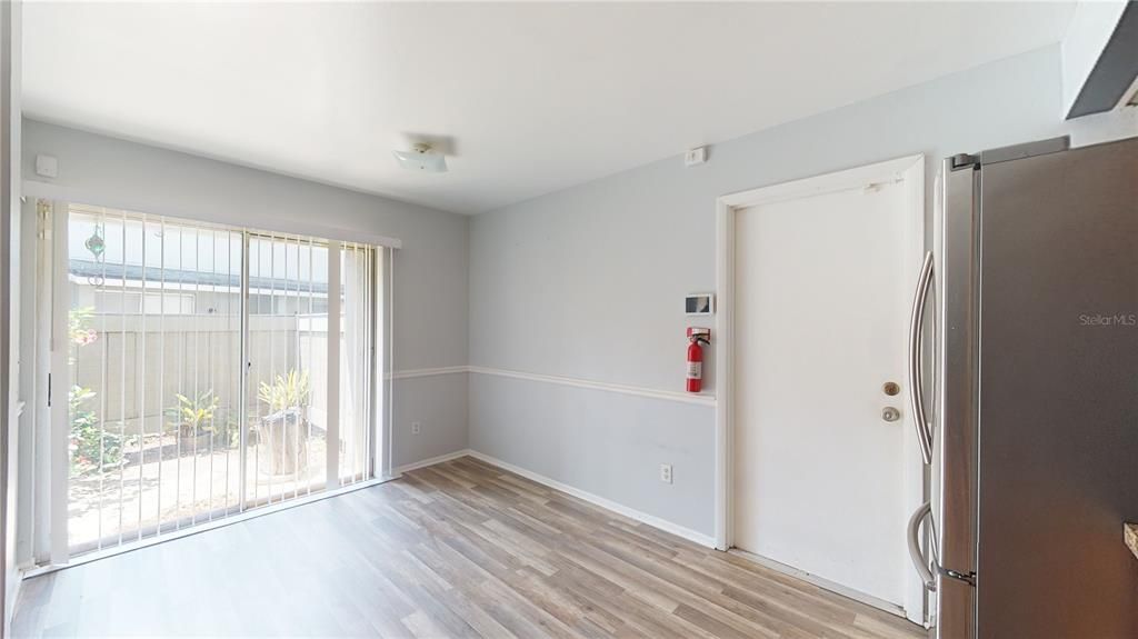 Recently Sold: $130,000 (2 beds, 1 baths, 1061 Square Feet)
