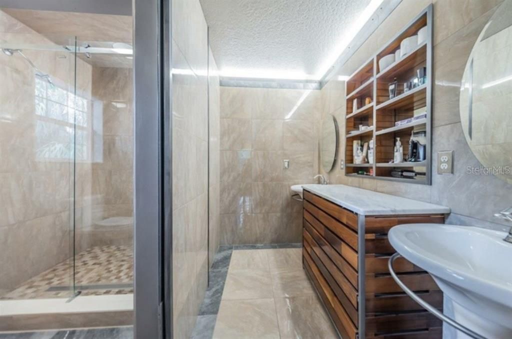 最近售出: $610,000 (3 贝兹, 2 浴室, 1420 平方英尺)