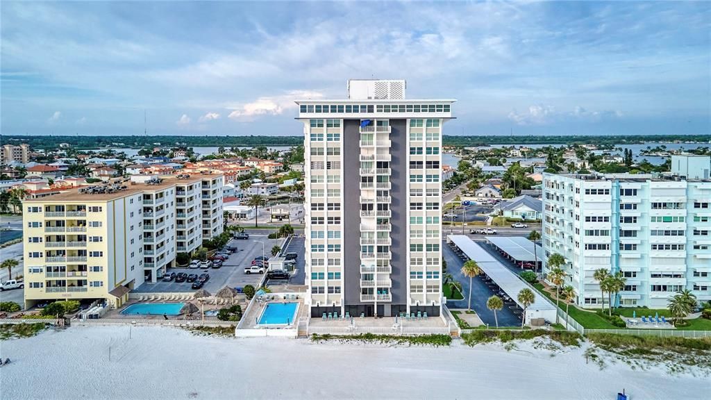 Recently Sold: $699,000 (2 beds, 2 baths, 1450 Square Feet)