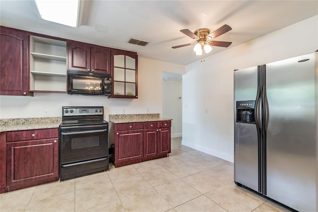 Recently Rented: $1,800 (3 beds, 2 baths, 1274 Square Feet)