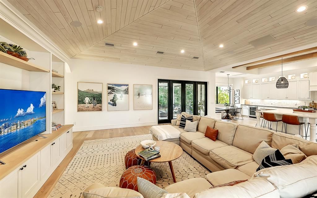 Recently Sold: $1,850,000 (3 beds, 3 baths, 3360 Square Feet)