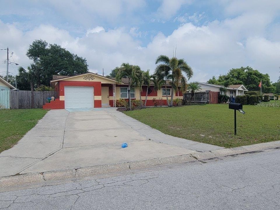 Recently Sold: $250,000 (2 beds, 1 baths, 828 Square Feet)