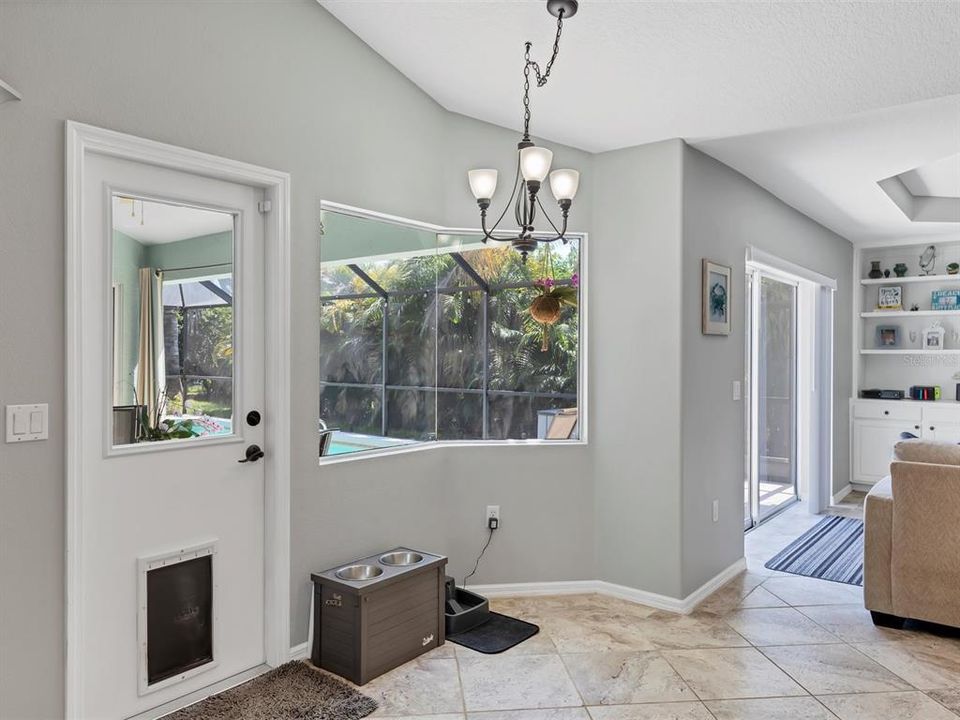 Recently Sold: $450,000 (3 beds, 2 baths, 1826 Square Feet)