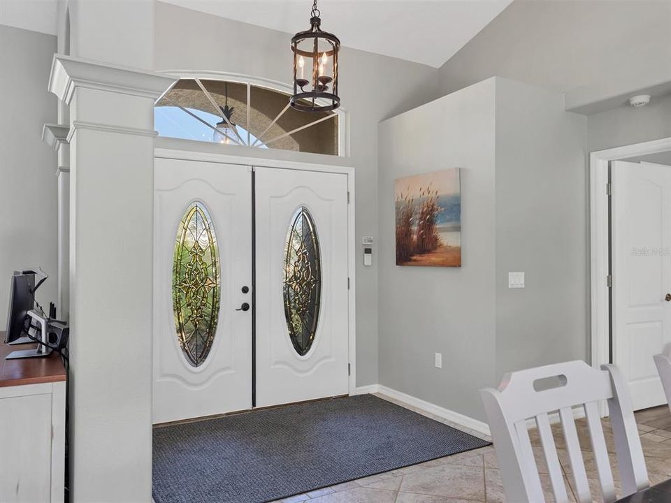 Recently Sold: $450,000 (3 beds, 2 baths, 1826 Square Feet)