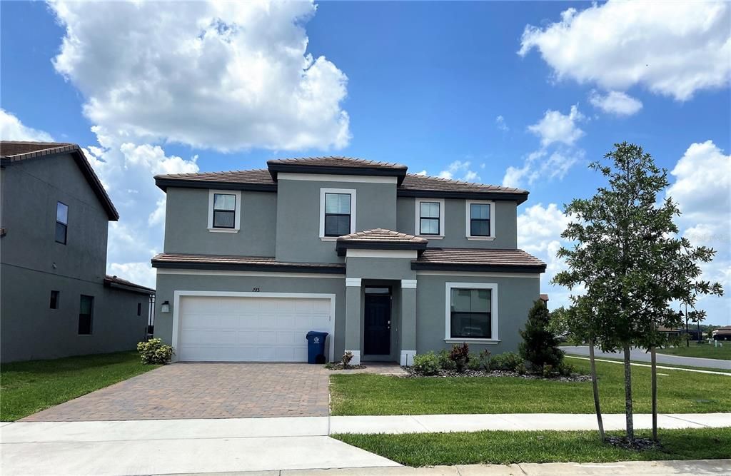 Recently Sold: $400,000 (4 beds, 4 baths, 2404 Square Feet)