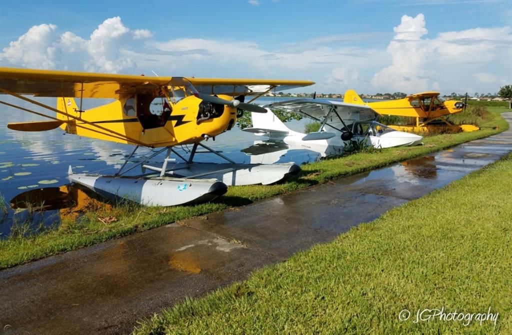 Lake Ashton is large enough that sea planes stop by for a meal at the Ashton Grill and Pub.