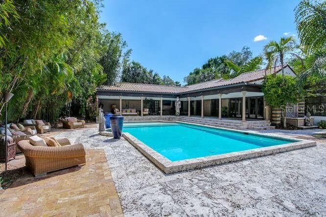 Recently Sold: $5,250,000 (6 beds, 8 baths, 9434 Square Feet)