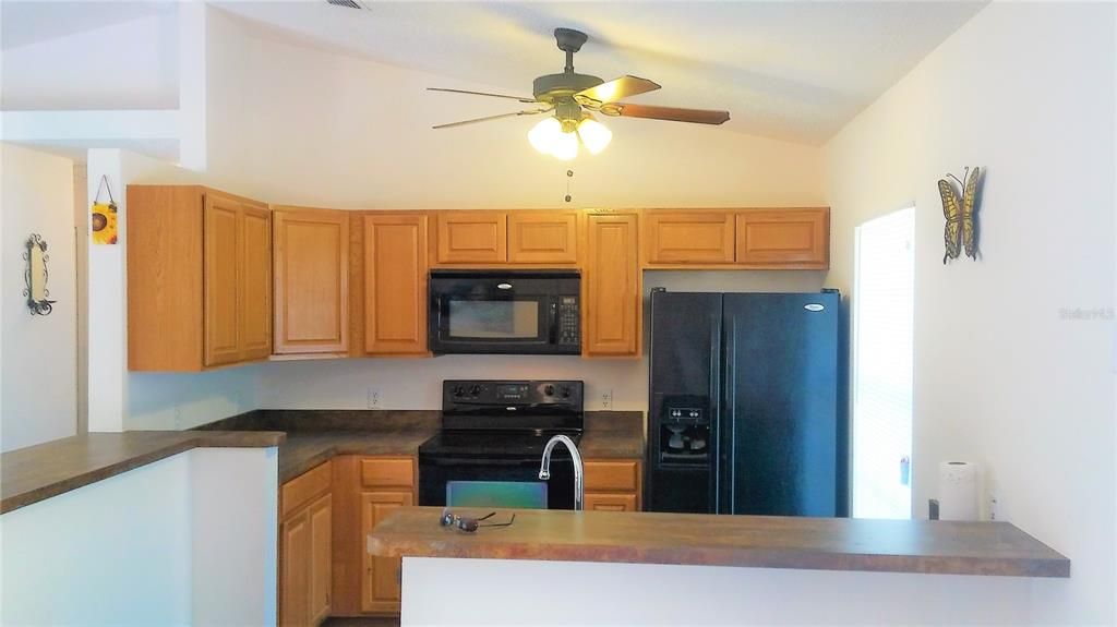 Recently Rented: $1,495 (3 beds, 2 baths, 1100 Square Feet)