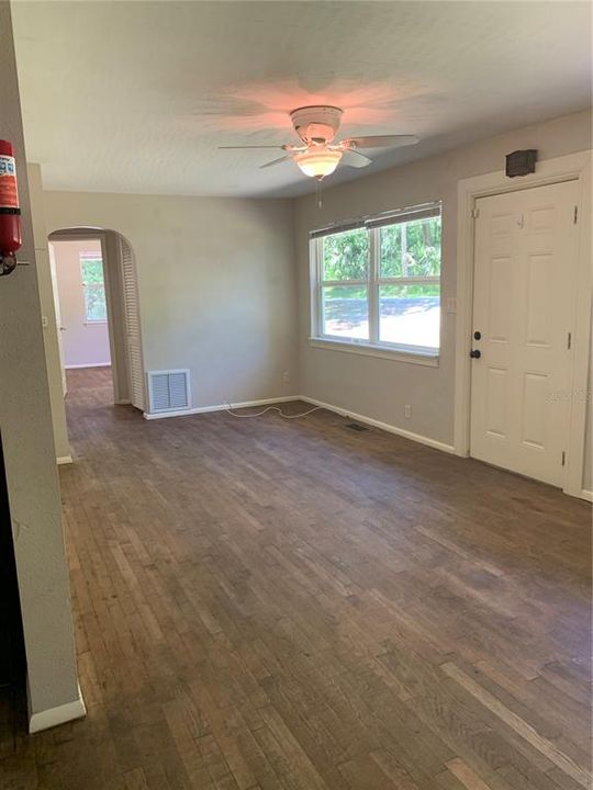 Recently Sold: $197,000 (4 beds, 2 baths, 1400 Square Feet)