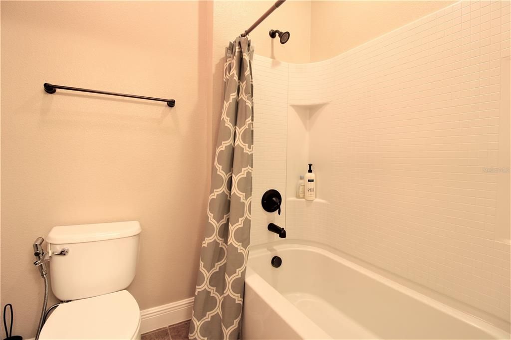 Недавно арендовано: $2,285 (4 спален, 3 ванн, 2323 Квадратных фут)