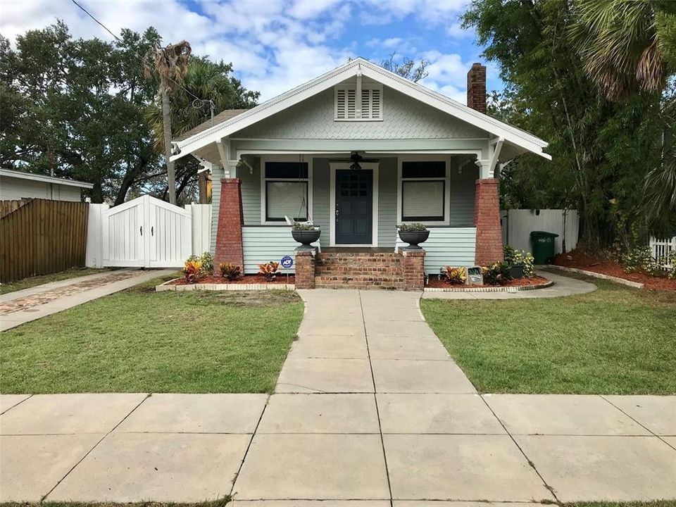 Recently Sold: $799,000 (4 beds, 2 baths, 2582 Square Feet)