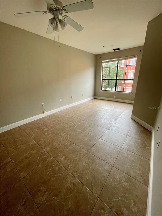 Recently Sold: $220,000 (1 beds, 1 baths, 1020 Square Feet)