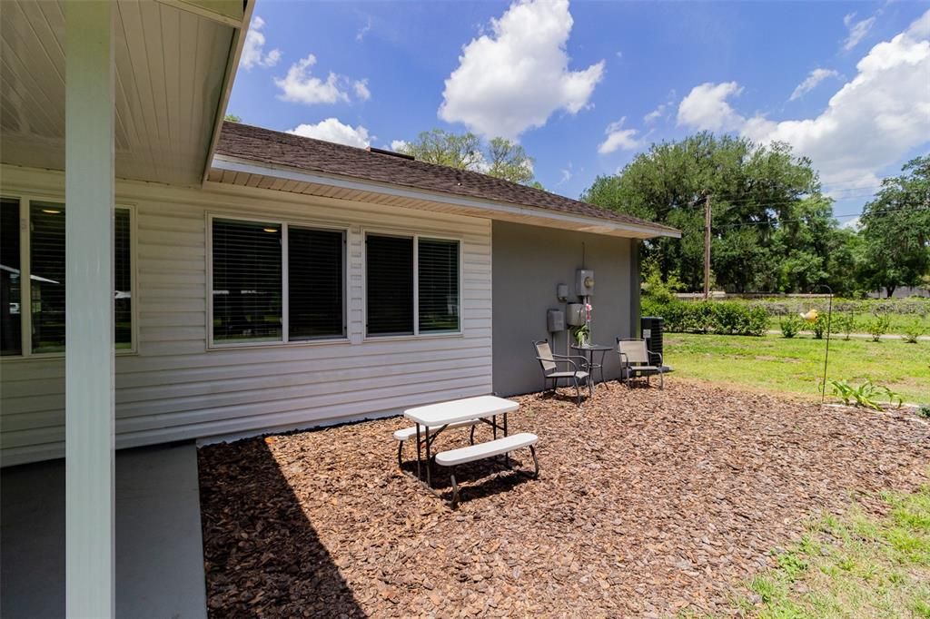 Recently Sold: $310,000 (3 beds, 2 baths, 1764 Square Feet)
