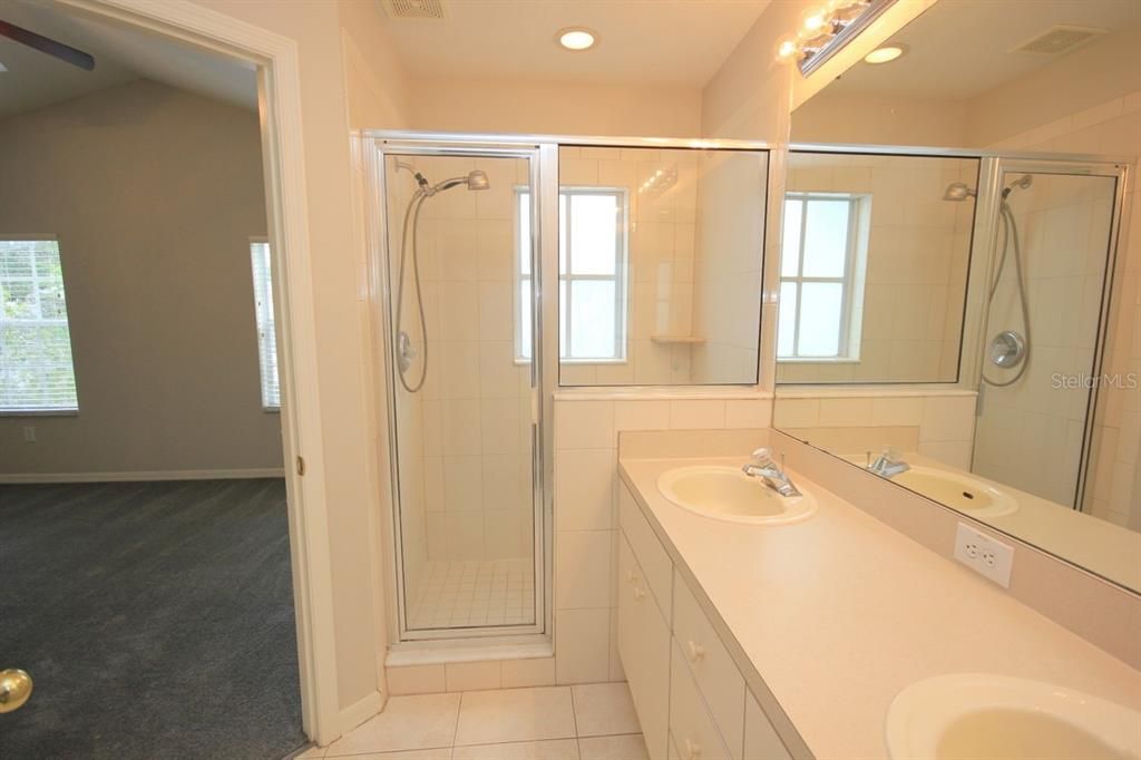 最近租的: $1,995 (3 贝兹, 2 浴室, 1410 平方英尺)