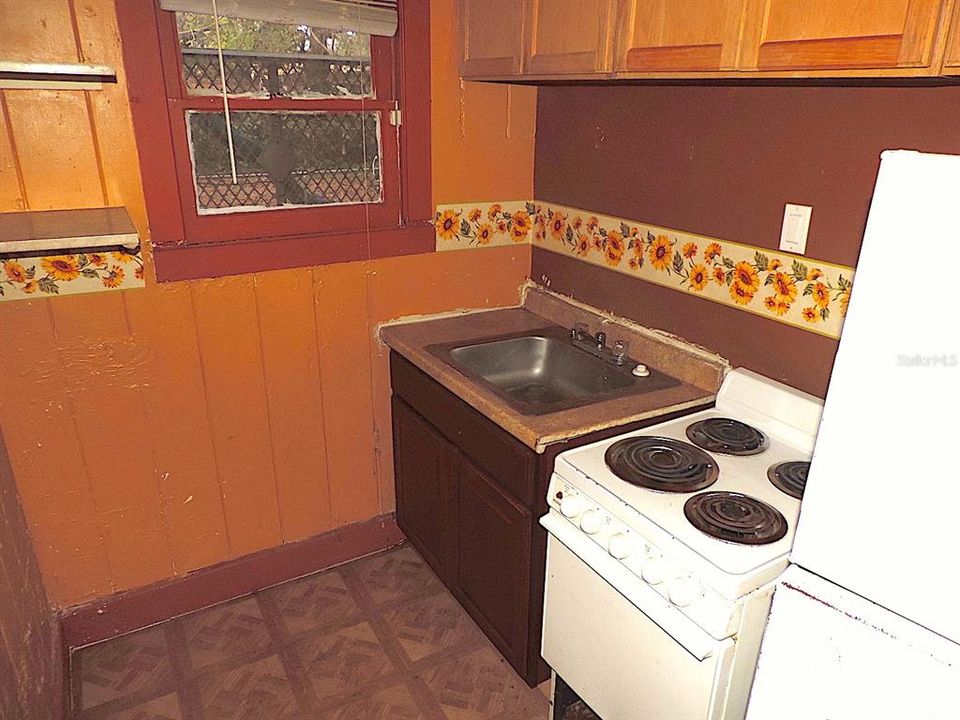Recently Rented: $795 (2 beds, 1 baths, 800 Square Feet)