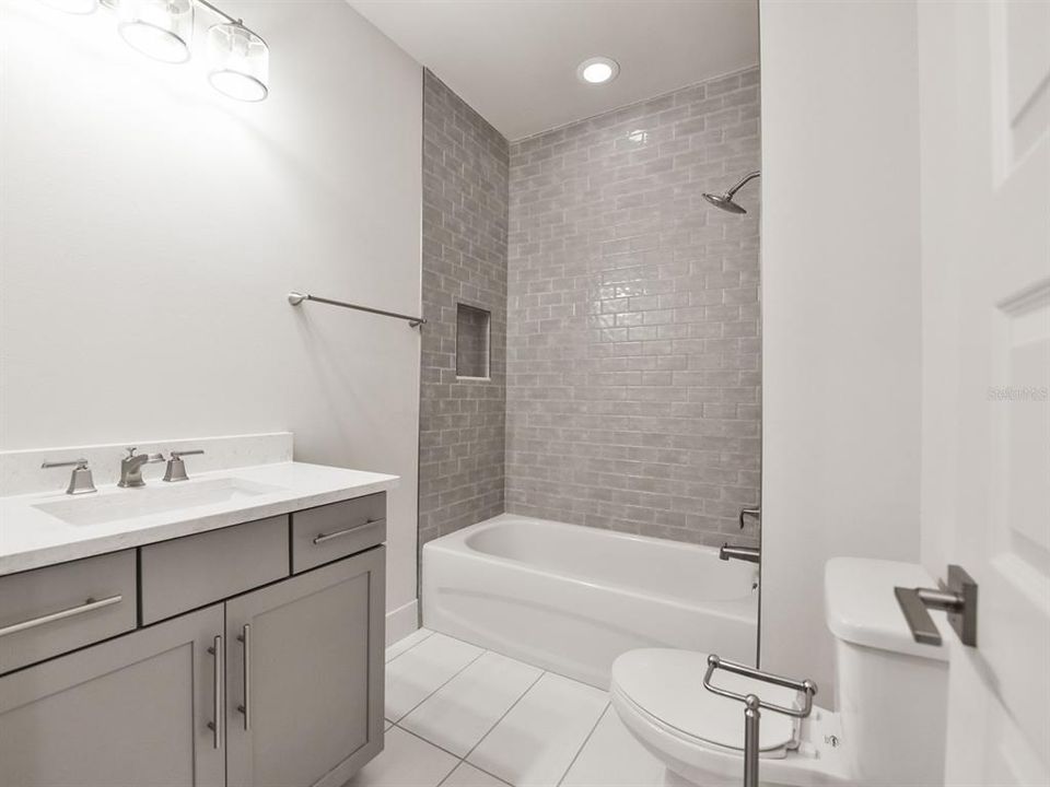 最近租的: $3,000 (4 贝兹, 3 浴室, 1740 平方英尺)