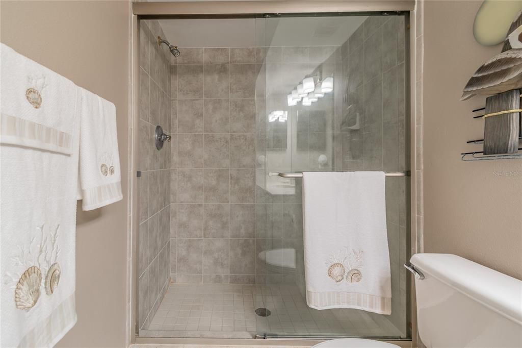 最近租的: $2,500 (2 贝兹, 2 浴室, 1075 平方英尺)