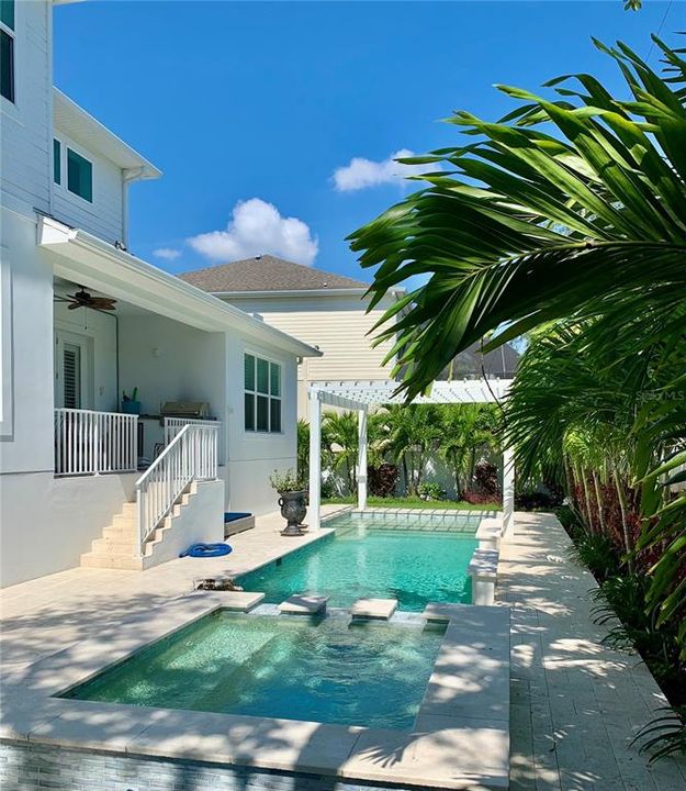 Recently Sold: $1,950,000 (5 beds, 4 baths, 4041 Square Feet)