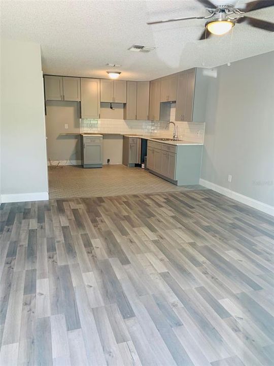 Recently Rented: $1,375 (2 beds, 2 baths, 1100 Square Feet)