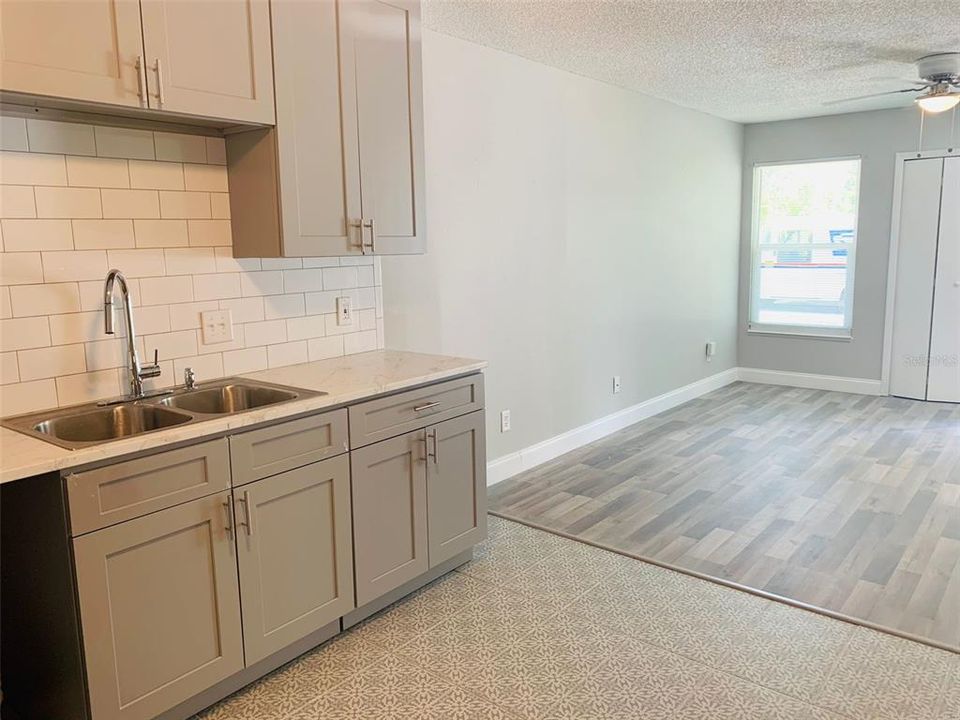 Recently Rented: $1,375 (2 beds, 2 baths, 1100 Square Feet)