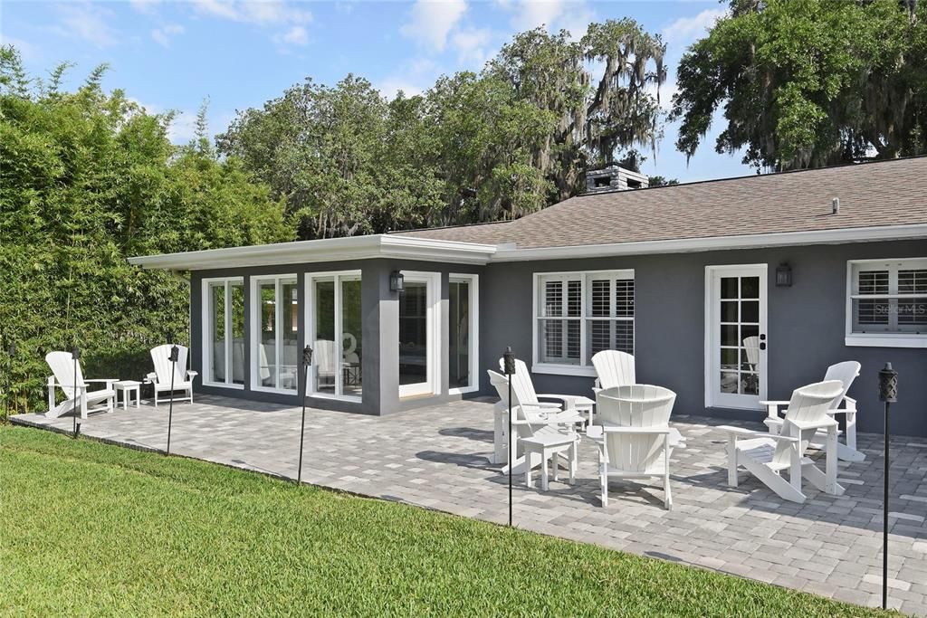 Recently Sold: $699,000 (3 beds, 2 baths, 2021 Square Feet)