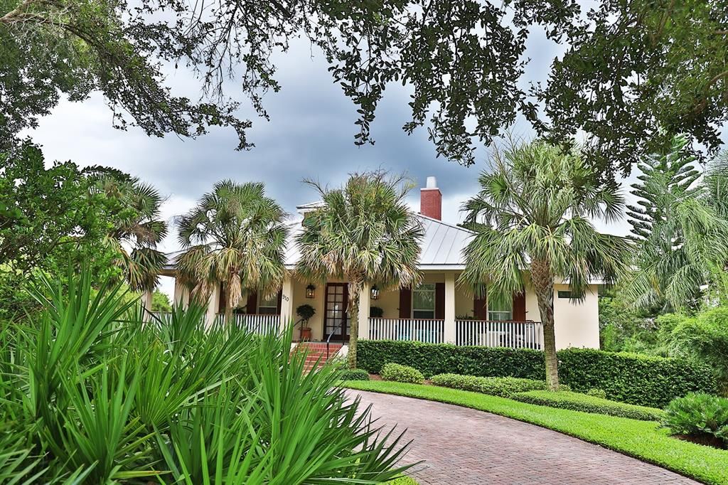 Recently Sold: $1,150,000 (4 beds, 3 baths, 3853 Square Feet)