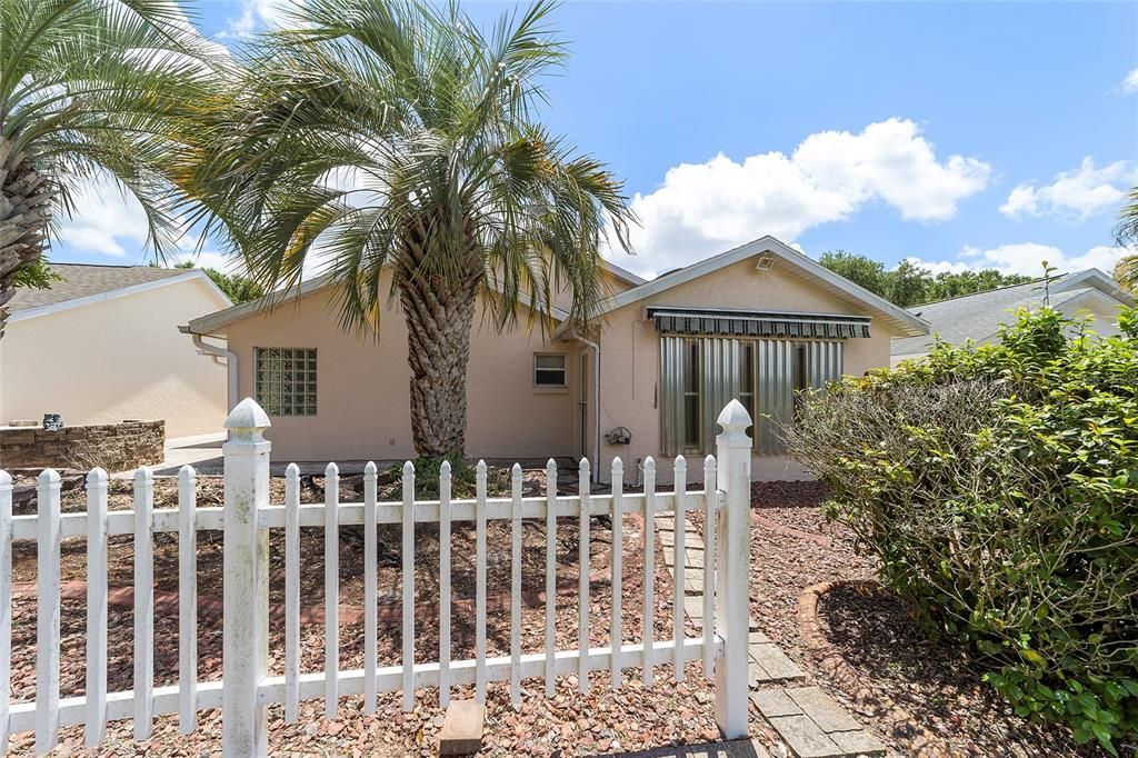 Recently Sold: $195,000 (2 beds, 2 baths, 2240 Square Feet)