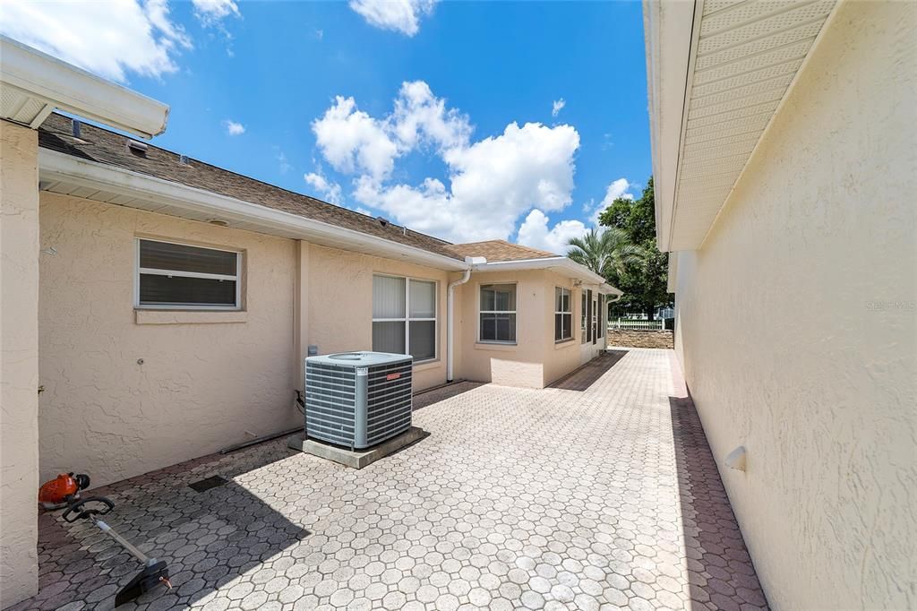 Recently Sold: $195,000 (2 beds, 2 baths, 2240 Square Feet)
