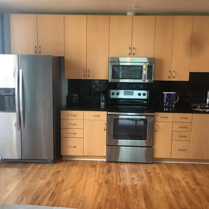 Recently Rented: $2,600 (2 beds, 2 baths, 888 Square Feet)