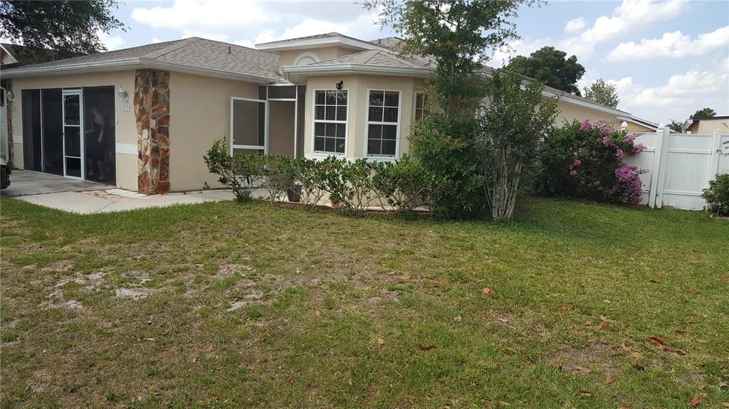 Recently Sold: $279,500 (3 beds, 2 baths, 1789 Square Feet)