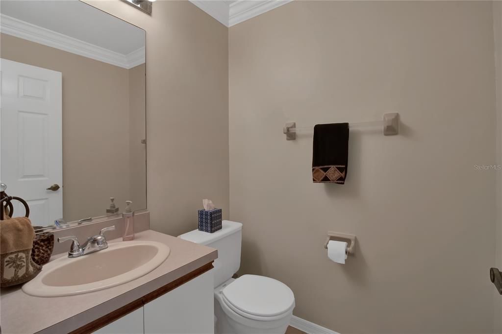 1/2 BATH LOCATED NEXT TO 2ND GUEST BEDROOM