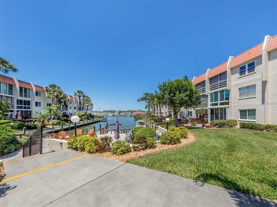 Recently Sold: $360,000 (2 beds, 2 baths, 1013 Square Feet)