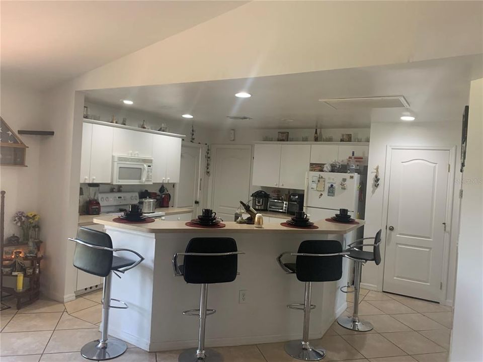 Recently Sold: $239,000 (3 beds, 2 baths, 1401 Square Feet)