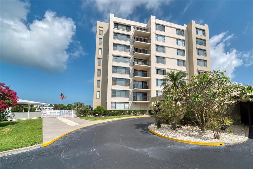 Beautifully maintained mid rise condo close to all Clearwater Beach has to offer