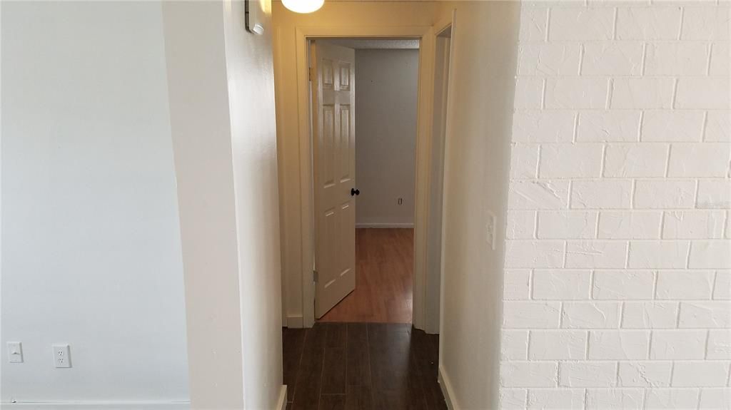 Recently Rented: $1,250 (2 beds, 2 baths, 988 Square Feet)