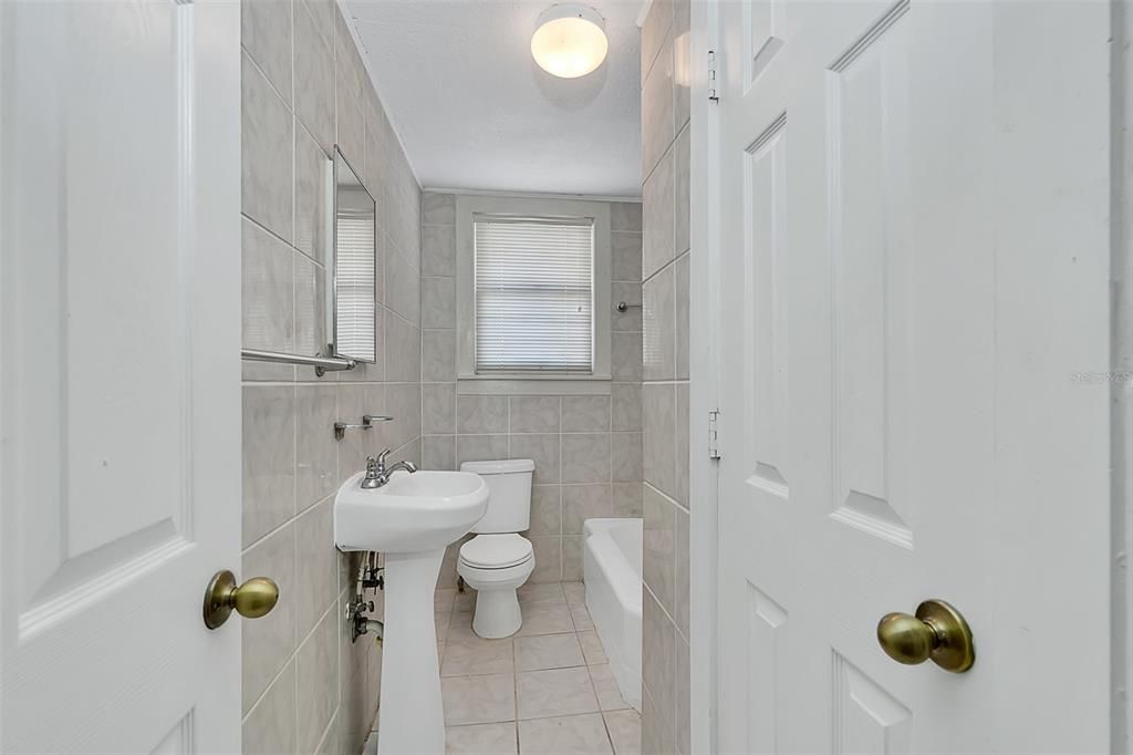 最近售出: $167,000 (4 贝兹, 2 浴室, 1486 平方英尺)