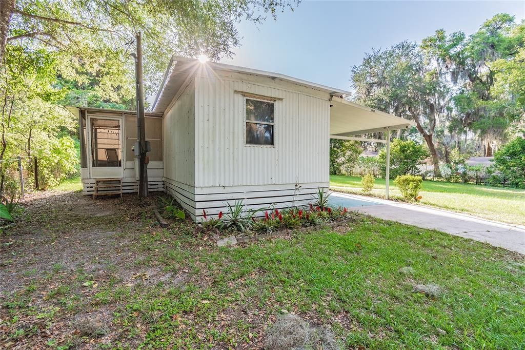 Recently Sold: $58,000 (2 beds, 1 baths, 960 Square Feet)