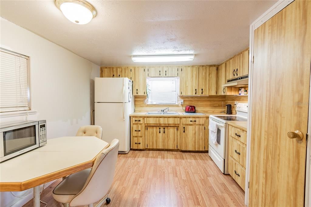 Recently Sold: $58,000 (2 beds, 1 baths, 960 Square Feet)