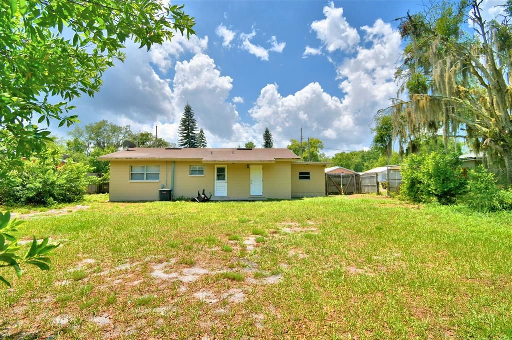 Recently Sold: $149,900 (3 beds, 1 baths, 912 Square Feet)