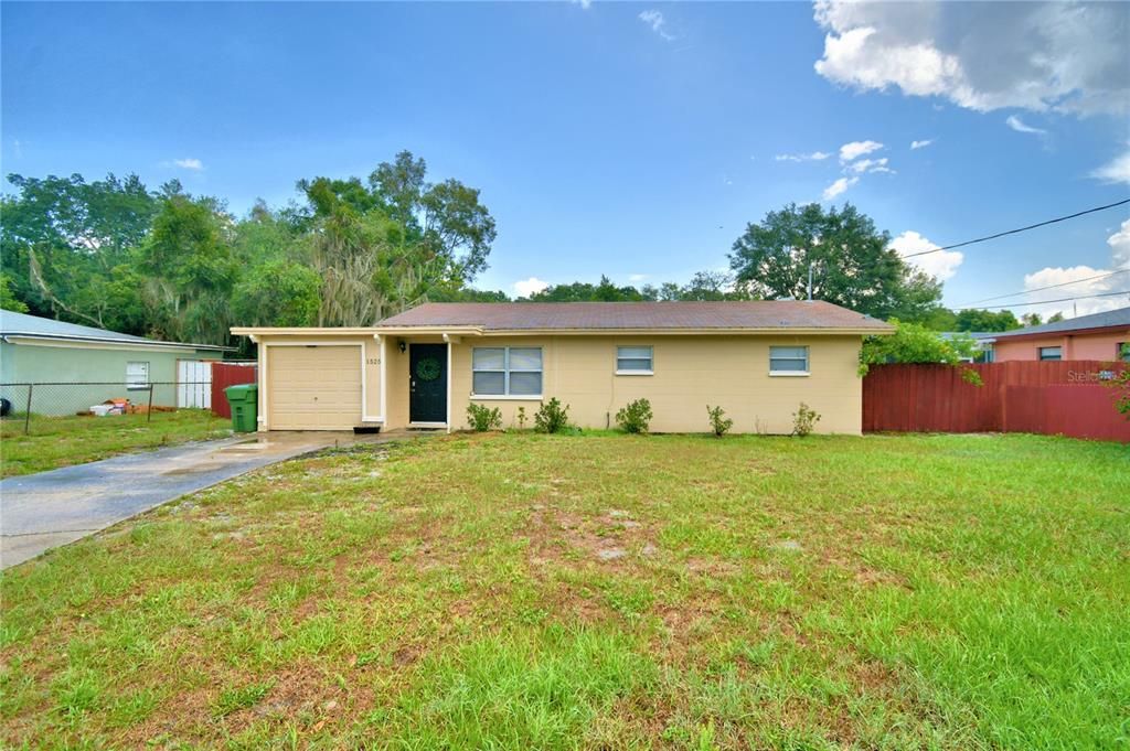 Recently Sold: $149,900 (3 beds, 1 baths, 912 Square Feet)