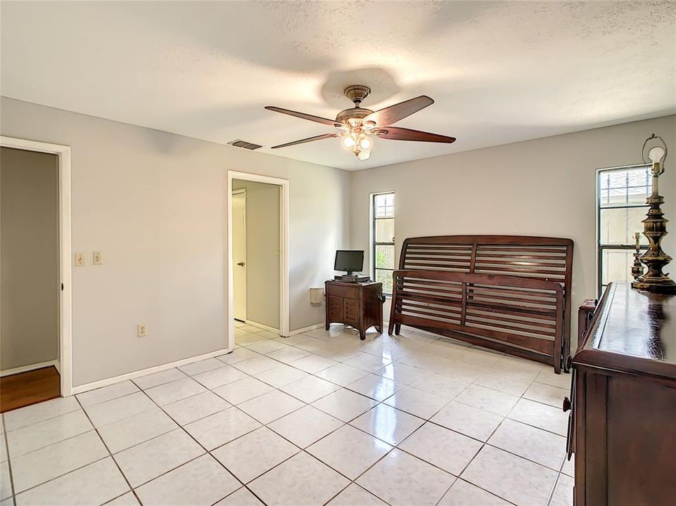 Recently Sold: $265,000 (3 beds, 2 baths, 1548 Square Feet)