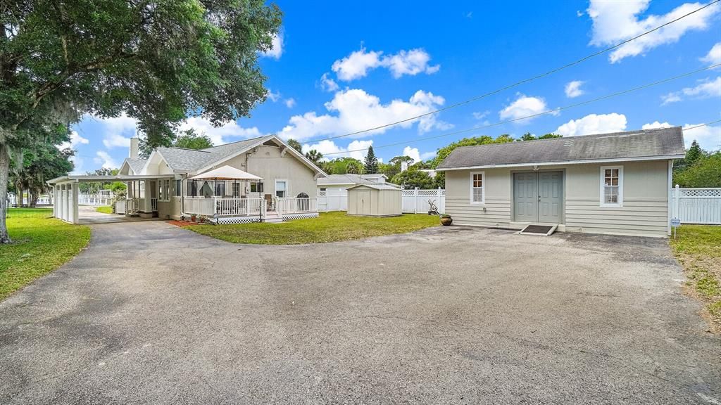 Recently Sold: $469,000 (3 beds, 1 baths, 1420 Square Feet)