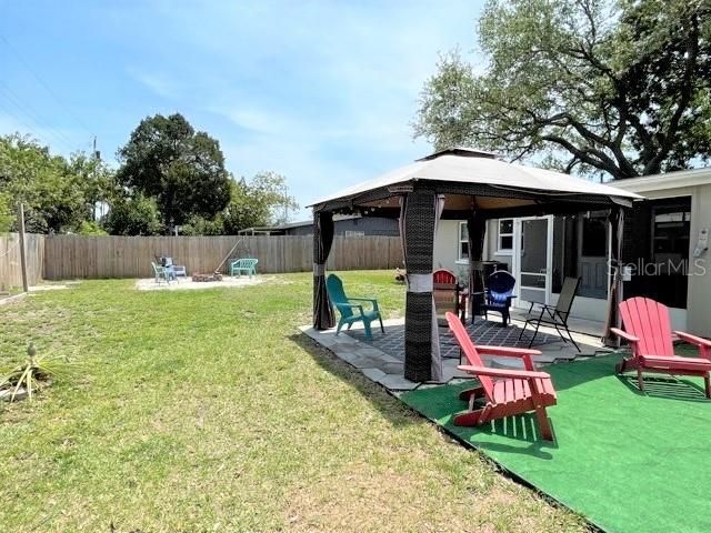 Recently Sold: $220,000 (3 beds, 1 baths, 964 Square Feet)