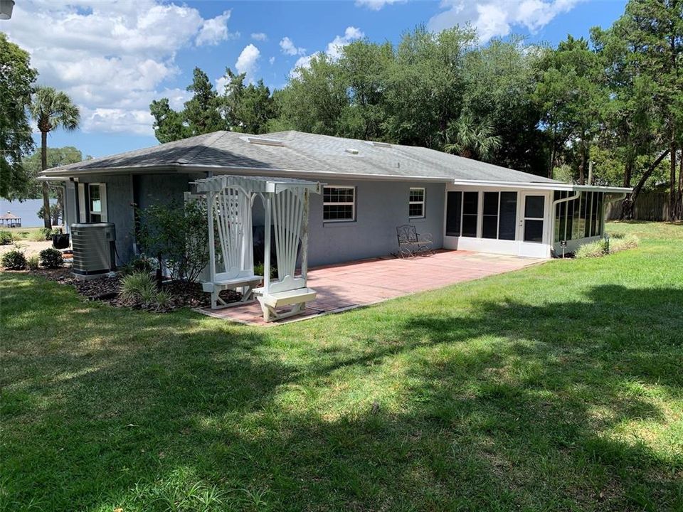 Recently Sold: $310,000 (3 beds, 2 baths, 1830 Square Feet)