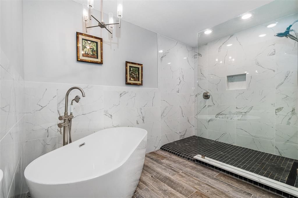 最近售出: $785,000 (3 贝兹, 2 浴室, 1938 平方英尺)